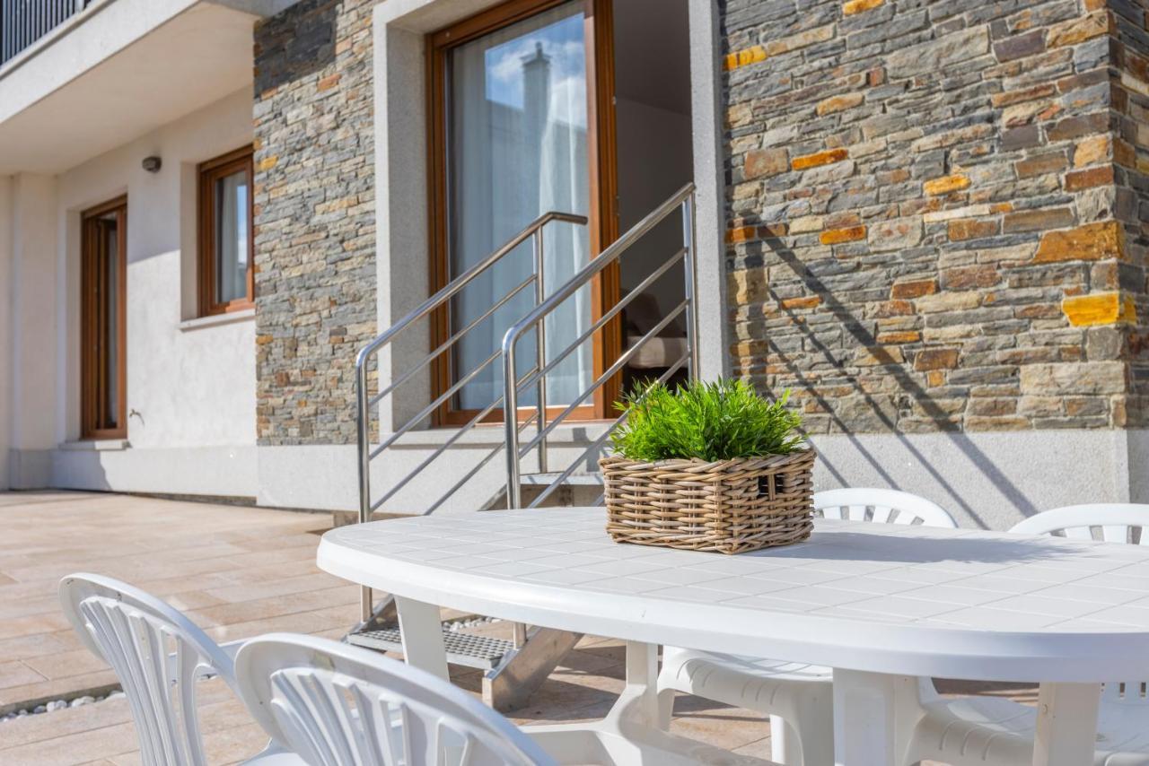 Apartamentos Playa de LLAS Foz Exterior foto
